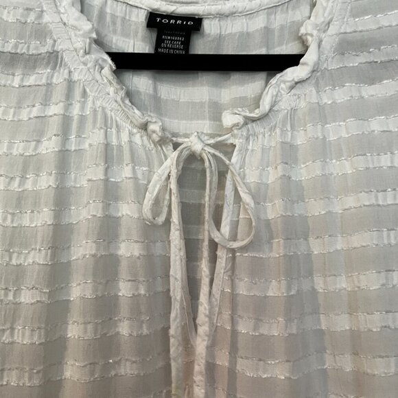 Torrid Size 1 White Semi Sheer lightweight Rayon Tank Top Blouse tie neckline 1X - Picture 4 of 10